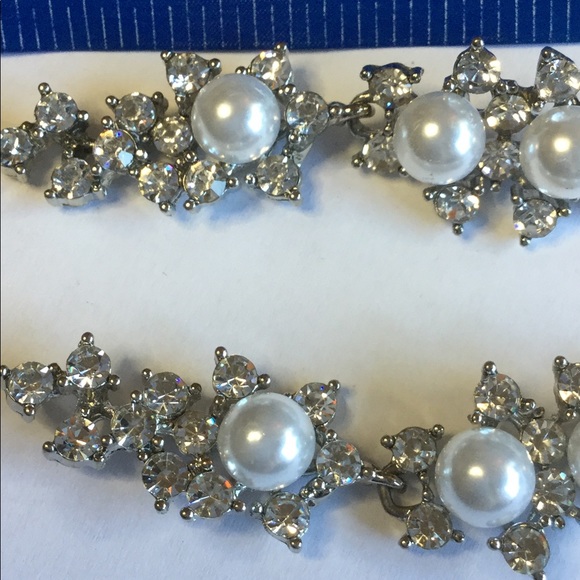 TASHA FAUX PEARL AND CRYSTAL DROP EARRINGS SILVER NWT - Picture 5 of 11